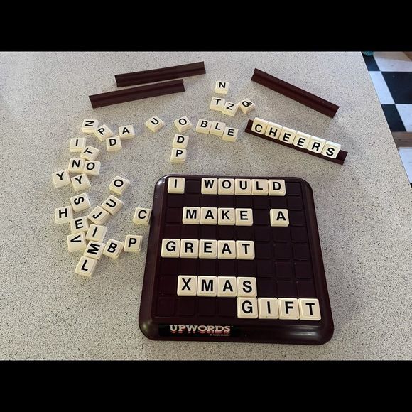 Vintage 1983 Milton Bradley Upwords 3-dimensional word game. - Picture 2 of 6